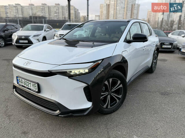 Білий Тойота bZ4X, об'ємом двигуна 0 л та пробігом 43 тис. км за 23990 $, фото 1 на Automoto.ua