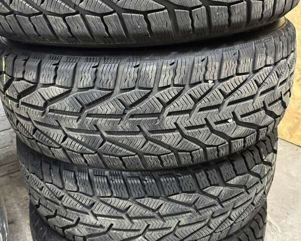 Белый Тойота bZ4X, объемом двигателя 0 л и пробегом 62 тыс. км за 24800 $, фото 18 на Automoto.ua