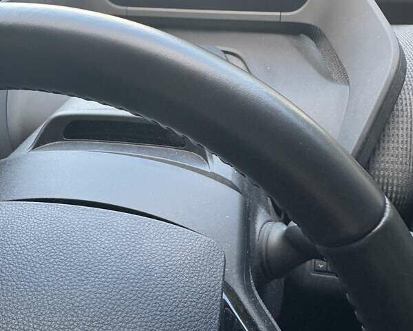 Белый Тойота bZ4X, объемом двигателя 0 л и пробегом 62 тыс. км за 24800 $, фото 5 на Automoto.ua