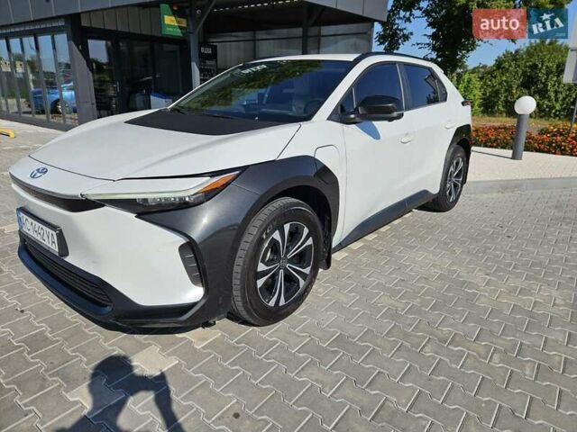 Білий Тойота bZ4X, об'ємом двигуна 0 л та пробігом 16 тис. км за 23900 $, фото 3 на Automoto.ua