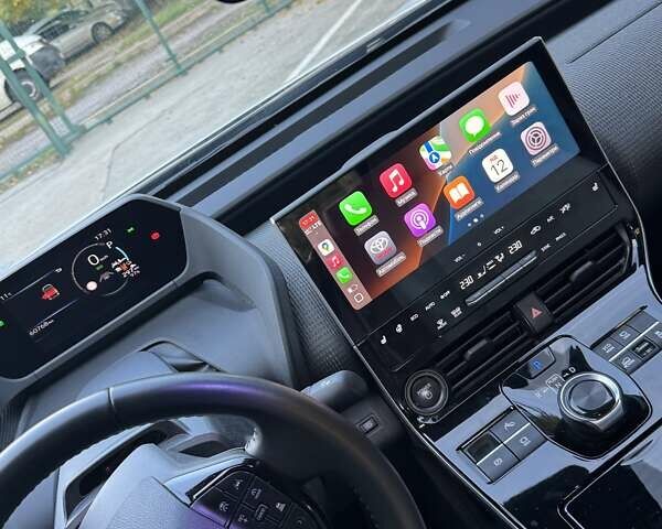 Белый Тойота bZ4X, объемом двигателя 0 л и пробегом 62 тыс. км за 24800 $, фото 15 на Automoto.ua