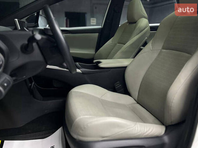 Белый Тойота bZ4X, объемом двигателя 0 л и пробегом 9 тыс. км за 27000 $, фото 6 на Automoto.ua