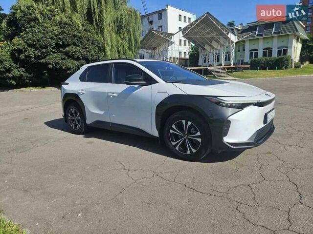 Білий Тойота bZ4X, об'ємом двигуна 0 л та пробігом 16 тис. км за 23900 $, фото 24 на Automoto.ua