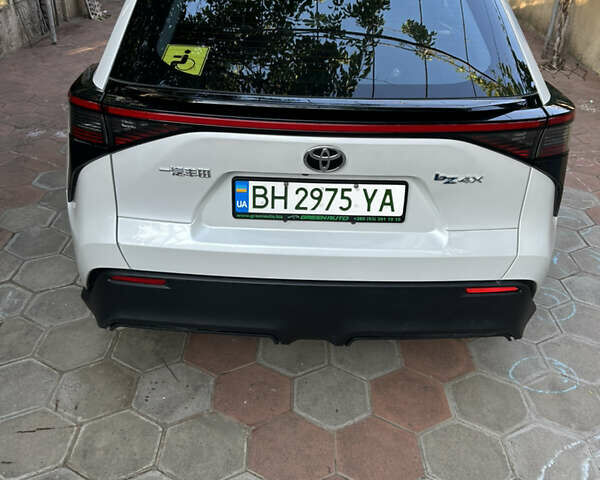 Білий Тойота bZ4X, об'ємом двигуна 0 л та пробігом 27 тис. км за 25400 $, фото 7 на Automoto.ua