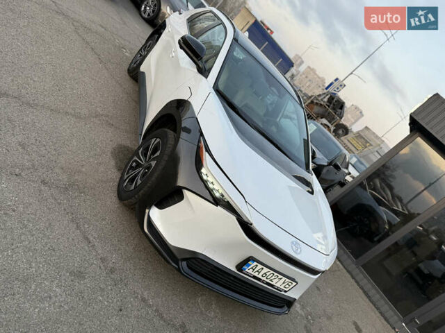 Білий Тойота bZ4X, об'ємом двигуна 0 л та пробігом 43 тис. км за 23990 $, фото 13 на Automoto.ua