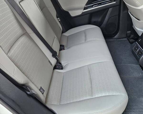 Білий Тойота bZ4X, об'ємом двигуна 0 л та пробігом 16 тис. км за 23900 $, фото 30 на Automoto.ua
