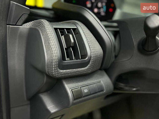 Белый Тойота bZ4X, объемом двигателя 0 л и пробегом 9 тыс. км за 27000 $, фото 9 на Automoto.ua