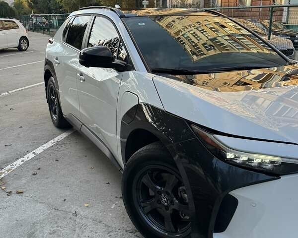 Белый Тойота bZ4X, объемом двигателя 0 л и пробегом 62 тыс. км за 24800 $, фото 10 на Automoto.ua