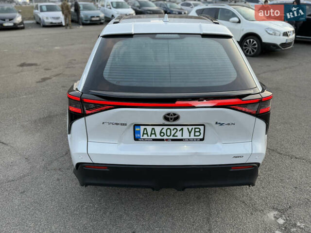 Белый Тойота bZ4X, объемом двигателя 0 л и пробегом 44 тыс. км за 22990 $, фото 11 на Automoto.ua