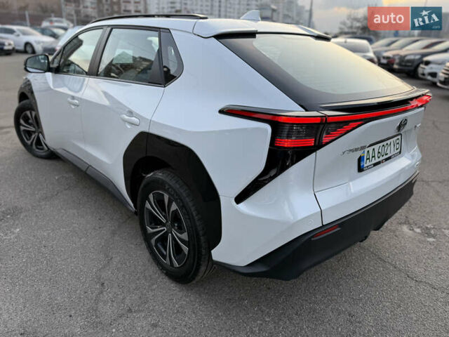 Білий Тойота bZ4X, об'ємом двигуна 0 л та пробігом 43 тис. км за 23990 $, фото 12 на Automoto.ua