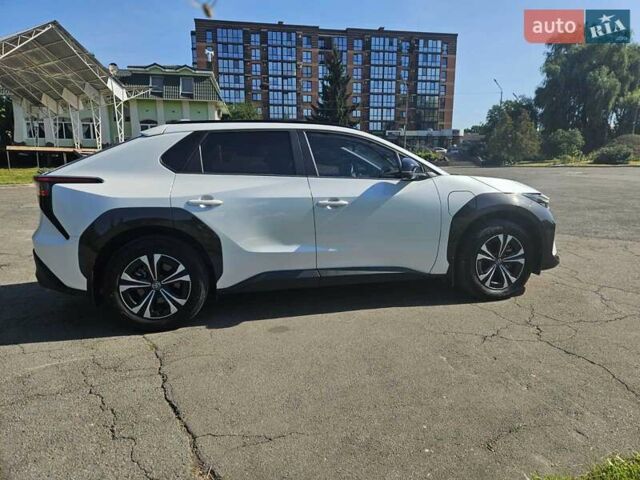 Білий Тойота bZ4X, об'ємом двигуна 0 л та пробігом 16 тис. км за 23900 $, фото 25 на Automoto.ua