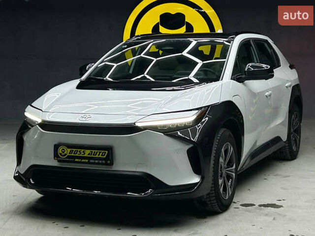 Белый Тойота bZ4X, объемом двигателя 0 л и пробегом 9 тыс. км за 27000 $, фото 2 на Automoto.ua