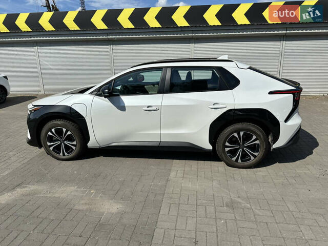Белый Тойота bZ4X, объемом двигателя 0 л и пробегом 1 тыс. км за 28000 $, фото 8 на Automoto.ua