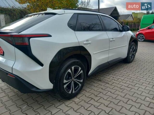 Білий Тойота bZ4X, об'ємом двигуна 0 л та пробігом 48 тис. км за 25300 $, фото 5 на Automoto.ua