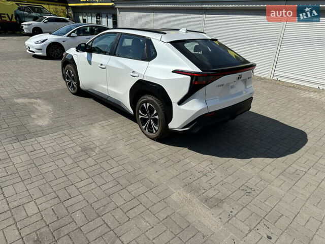 Белый Тойота bZ4X, объемом двигателя 0 л и пробегом 1 тыс. км за 28000 $, фото 6 на Automoto.ua
