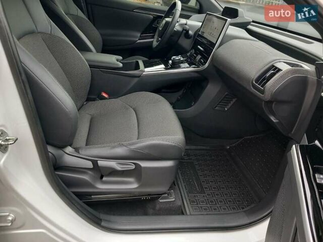 Білий Тойота bZ4X, об'ємом двигуна 0 л та пробігом 48 тис. км за 25300 $, фото 25 на Automoto.ua