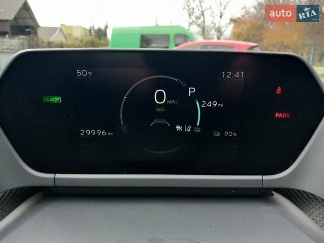 Білий Тойота bZ4X, об'ємом двигуна 0 л та пробігом 48 тис. км за 25300 $, фото 30 на Automoto.ua