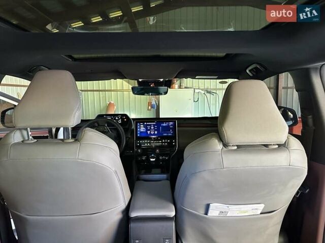 Белый Тойота bZ4X, объемом двигателя 0 л и пробегом 35 тыс. км за 26500 $, фото 8 на Automoto.ua