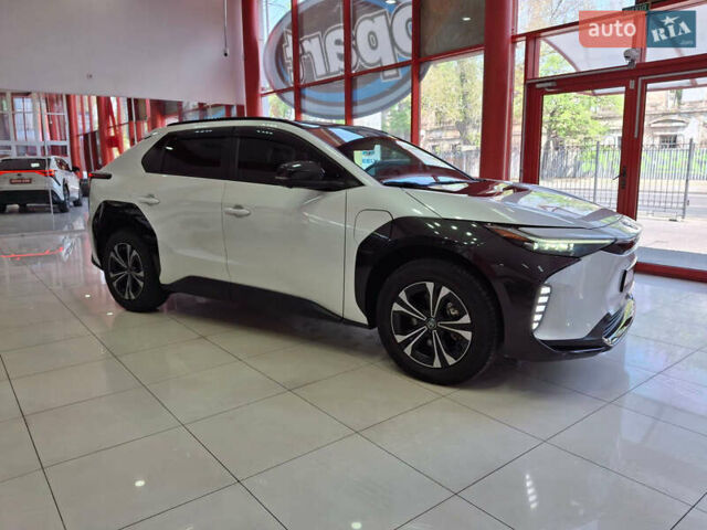 Белый Тойота bZ4X, объемом двигателя 0 л и пробегом 9 тыс. км за 25100 $, фото 6 на Automoto.ua