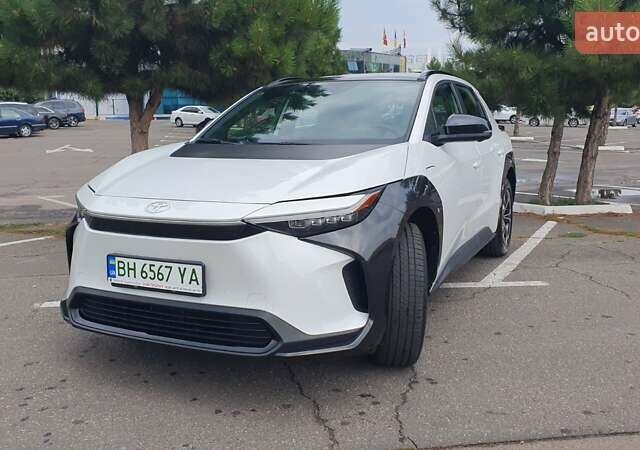 Белый Тойота bZ4X, объемом двигателя 0 л и пробегом 1 тыс. км за 28800 $, фото 6 на Automoto.ua