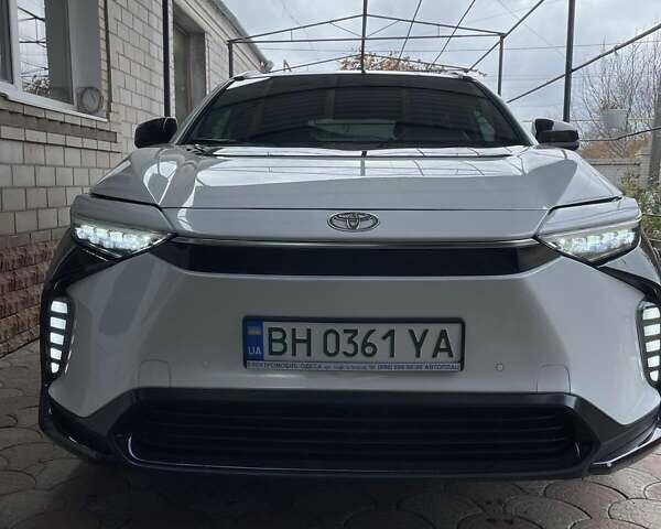 Белый Тойота bZ4X, объемом двигателя 0 л и пробегом 5 тыс. км за 29500 $, фото 8 на Automoto.ua