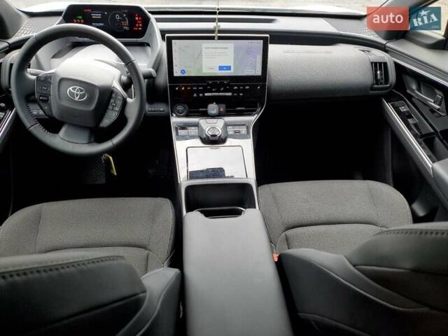 Белый Тойота bZ4X, объемом двигателя 0 л и пробегом 30 тыс. км за 15100 $, фото 7 на Automoto.ua