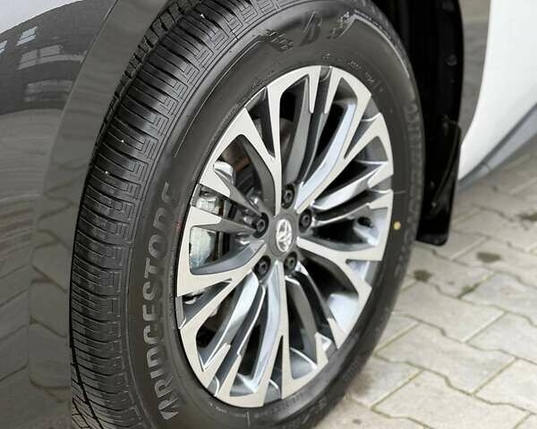 Белый Тойота bZ4X, объемом двигателя 0 л и пробегом 2 тыс. км за 27999 $, фото 28 на Automoto.ua