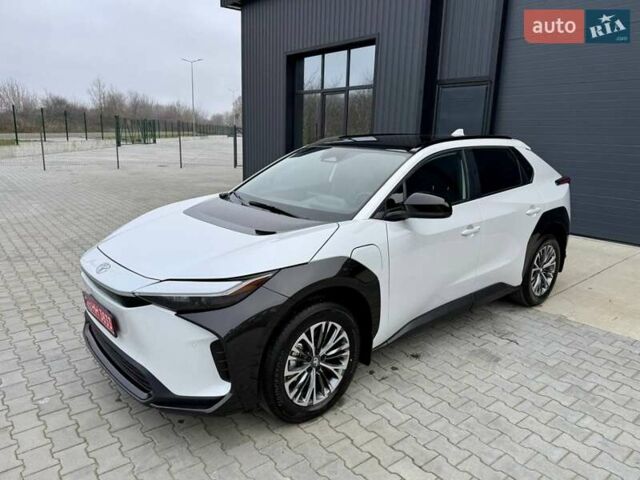 Белый Тойота bZ4X, объемом двигателя 0 л и пробегом 2 тыс. км за 27999 $, фото 50 на Automoto.ua