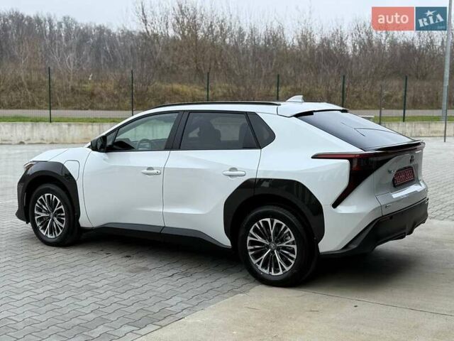 Белый Тойота bZ4X, объемом двигателя 0 л и пробегом 2 тыс. км за 27999 $, фото 32 на Automoto.ua