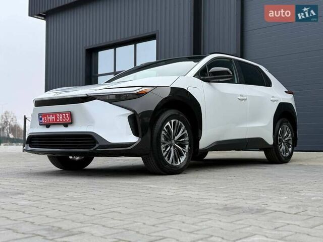Белый Тойота bZ4X, объемом двигателя 0 л и пробегом 2 тыс. км за 27999 $, фото 29 на Automoto.ua