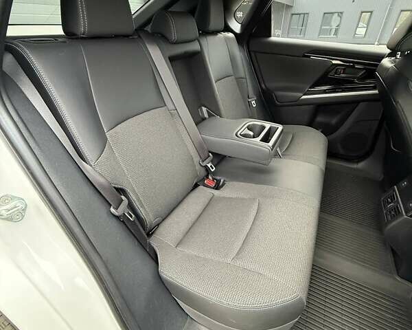 Белый Тойота bZ4X, объемом двигателя 0 л и пробегом 2 тыс. км за 27999 $, фото 82 на Automoto.ua