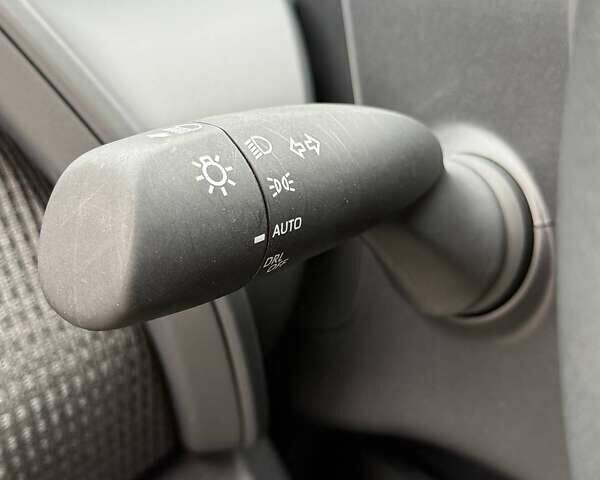 Белый Тойота bZ4X, объемом двигателя 0 л и пробегом 2 тыс. км за 27999 $, фото 140 на Automoto.ua