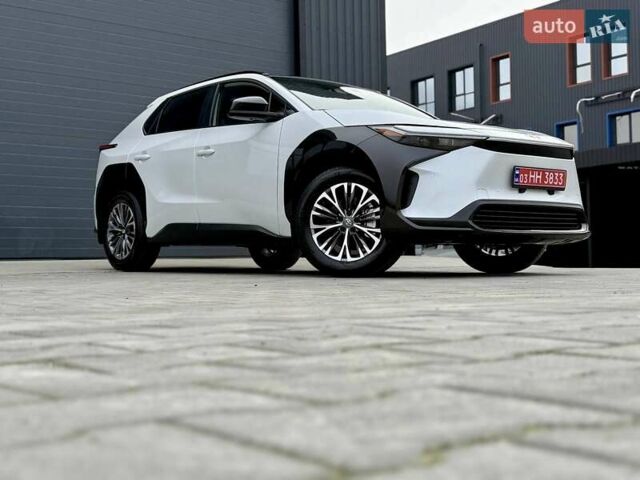Белый Тойота bZ4X, объемом двигателя 0 л и пробегом 2 тыс. км за 27999 $, фото 49 на Automoto.ua