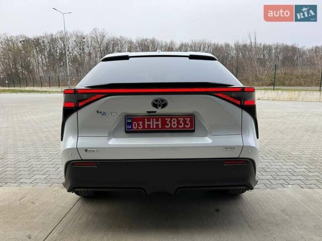 Белый Тойота bZ4X, объемом двигателя 0 л и пробегом 2 тыс. км за 27999 $, фото 120 на Automoto.ua