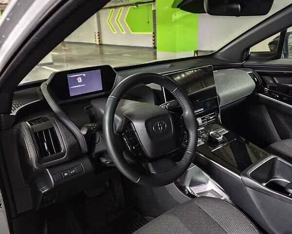 Білий Тойота bZ4X, об'ємом двигуна 0 л та пробігом 2 тис. км за 27500 $, фото 8 на Automoto.ua