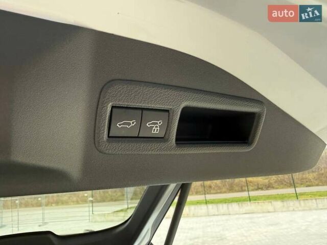 Белый Тойота bZ4X, объемом двигателя 0 л и пробегом 2 тыс. км за 27999 $, фото 62 на Automoto.ua