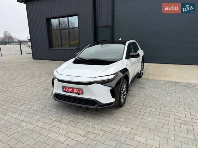 Белый Тойота bZ4X, объемом двигателя 0 л и пробегом 2 тыс. км за 27999 $, фото 8 на Automoto.ua