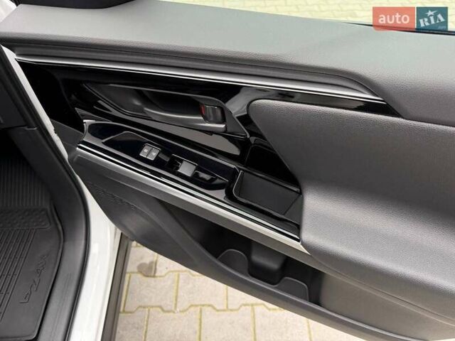 Белый Тойота bZ4X, объемом двигателя 0 л и пробегом 2 тыс. км за 27999 $, фото 83 на Automoto.ua