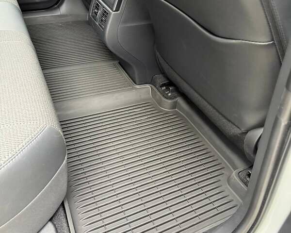 Белый Тойота bZ4X, объемом двигателя 0 л и пробегом 2 тыс. км за 27999 $, фото 81 на Automoto.ua