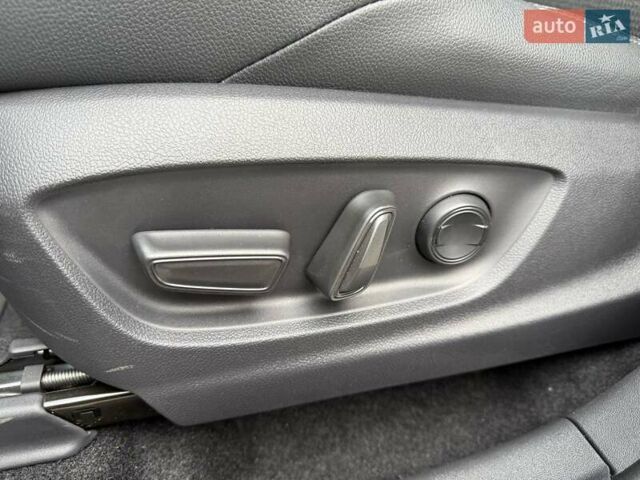 Белый Тойота bZ4X, объемом двигателя 0 л и пробегом 2 тыс. км за 27999 $, фото 114 на Automoto.ua