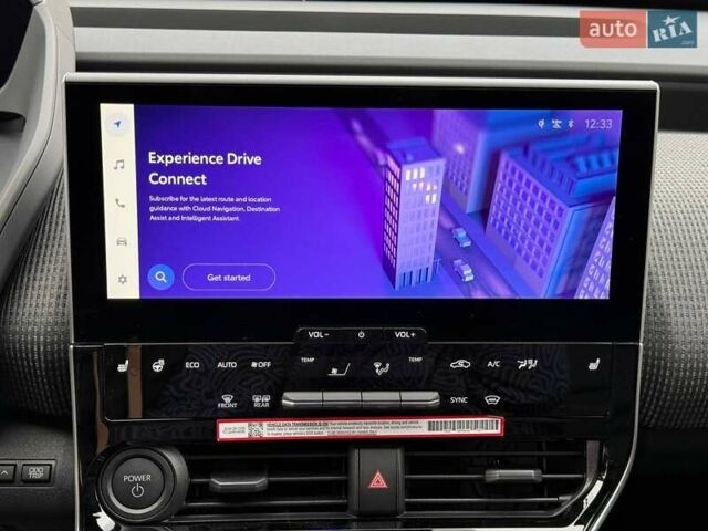 Белый Тойота bZ4X, объемом двигателя 0 л и пробегом 2 тыс. км за 27999 $, фото 132 на Automoto.ua