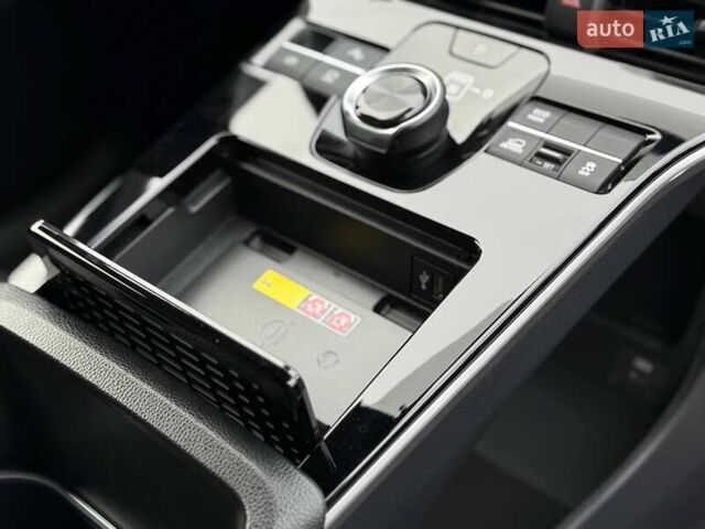 Белый Тойота bZ4X, объемом двигателя 0 л и пробегом 2 тыс. км за 27999 $, фото 95 на Automoto.ua