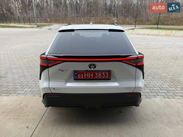 Белый Тойота bZ4X, объемом двигателя 0 л и пробегом 2 тыс. км за 27999 $, фото 128 на Automoto.ua