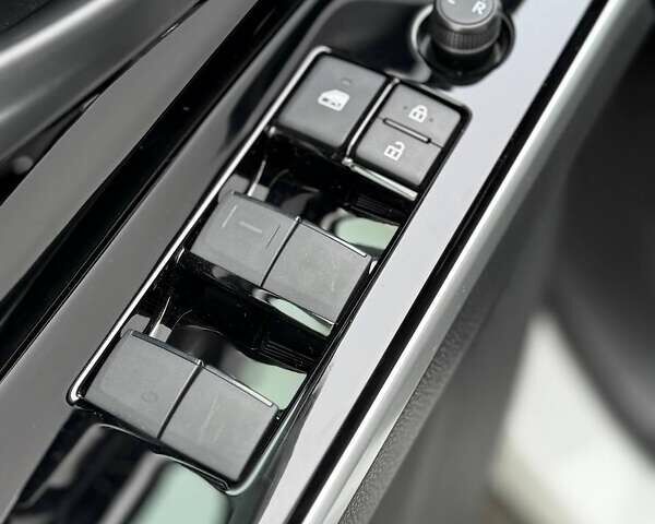 Белый Тойота bZ4X, объемом двигателя 0 л и пробегом 2 тыс. км за 27999 $, фото 104 на Automoto.ua