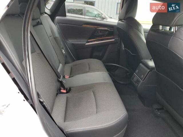 Белый Тойота bZ4X, объемом двигателя 0 л и пробегом 30 тыс. км за 15100 $, фото 10 на Automoto.ua