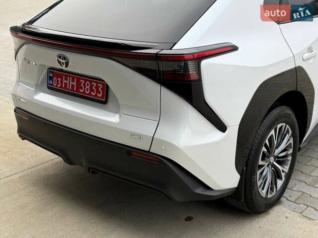 Белый Тойота bZ4X, объемом двигателя 0 л и пробегом 2 тыс. км за 27999 $, фото 17 на Automoto.ua