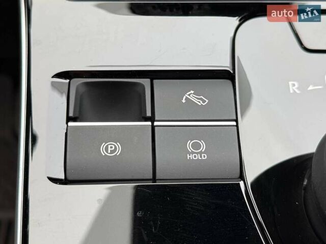 Белый Тойота bZ4X, объемом двигателя 0 л и пробегом 2 тыс. км за 27999 $, фото 139 на Automoto.ua