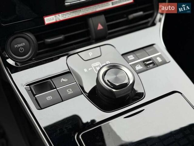 Белый Тойота bZ4X, объемом двигателя 0 л и пробегом 2 тыс. км за 27999 $, фото 135 на Automoto.ua