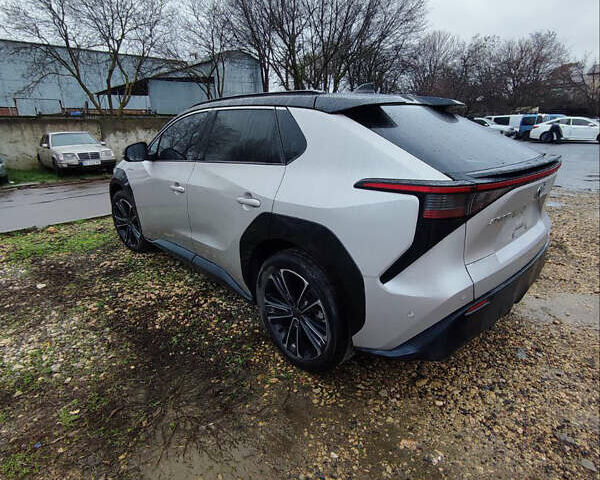 Бежевий Тойота bZ4X, об'ємом двигуна 0 л та пробігом 10 тис. км за 26999 $, фото 6 на Automoto.ua