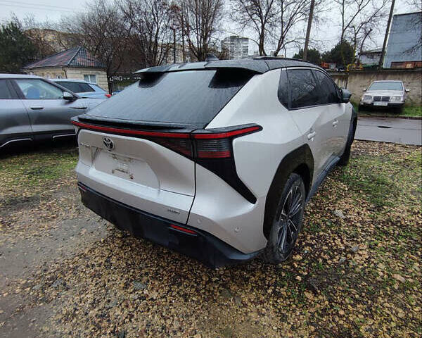 Бежевий Тойота bZ4X, об'ємом двигуна 0 л та пробігом 10 тис. км за 26999 $, фото 4 на Automoto.ua